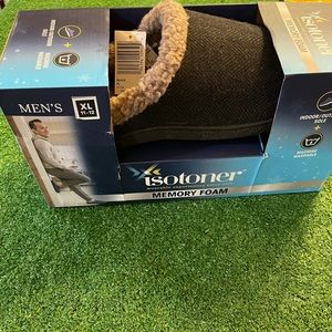 isotoner Men's Sherpa Memory Foam Slippers size XL